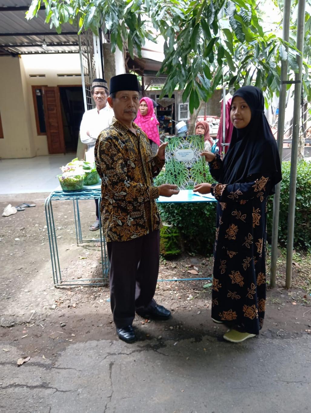 Penyerahan Akta Kematian Atas Nama ROBINTARA