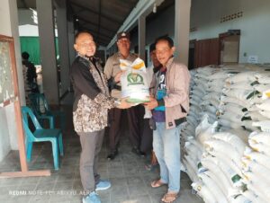Penyaluran Bantuan Beras Cadangan Pangan Pemerintah (CPP) dari Bulog untuk Bulan April