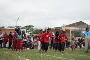 Lomba Bakiak dalam rangka Bedhol Praja Kalurahan Sendangrejo Ke 76 Tahun 2025