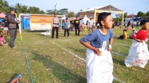 Lomba Balap Karung dalam rangka Bedhol Praja Kalurahan Sendangrejo Ke 76 Tahun 2025