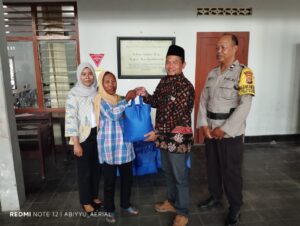 Penyerahan Bantuan Sembako Kalurahan Sendangrejo