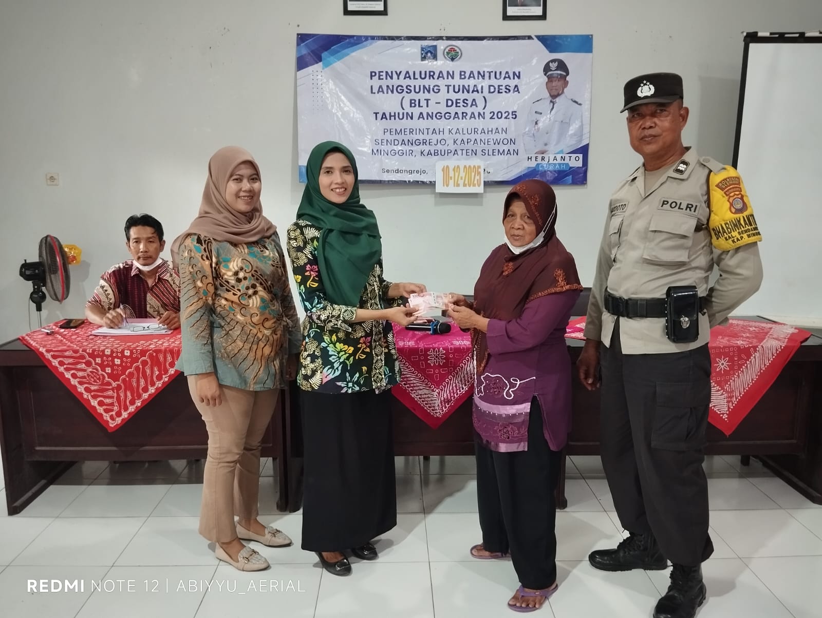 Penyerahan BLT-DD Bulan Desember 2025