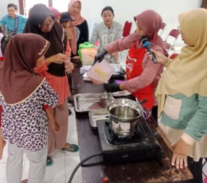 Mamaberta Jokotingting (Masak Makan Bersama Balita Sendangrejo Kompak Tinggalkan Stunting) Keenam